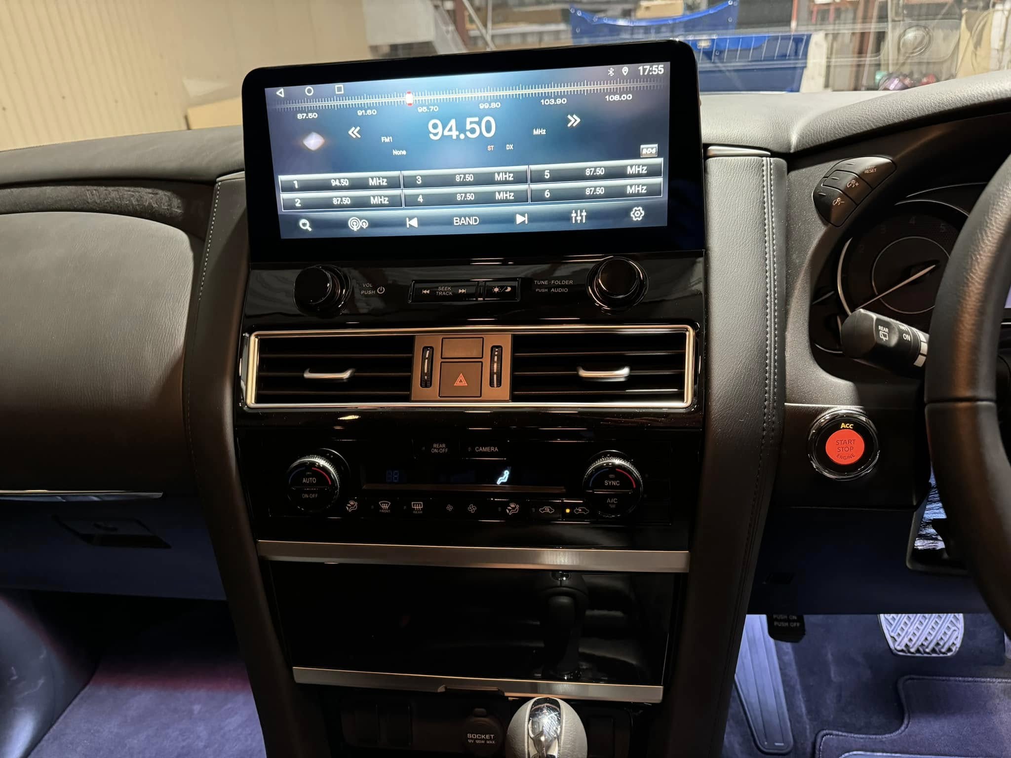 Large screen head unit Nissan Patrol Y62