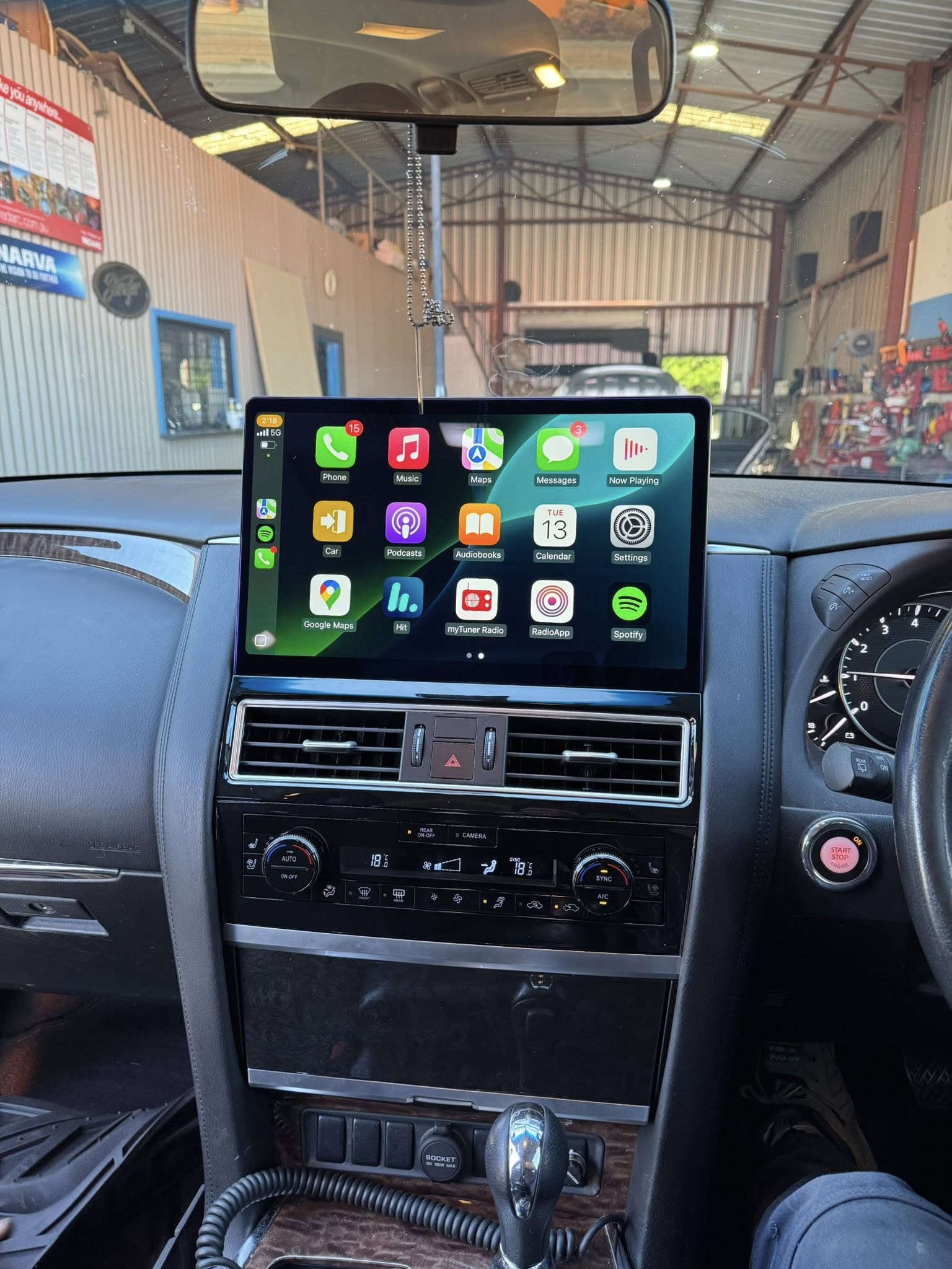 Apple CarPlay head unit Nissan Patrol GU