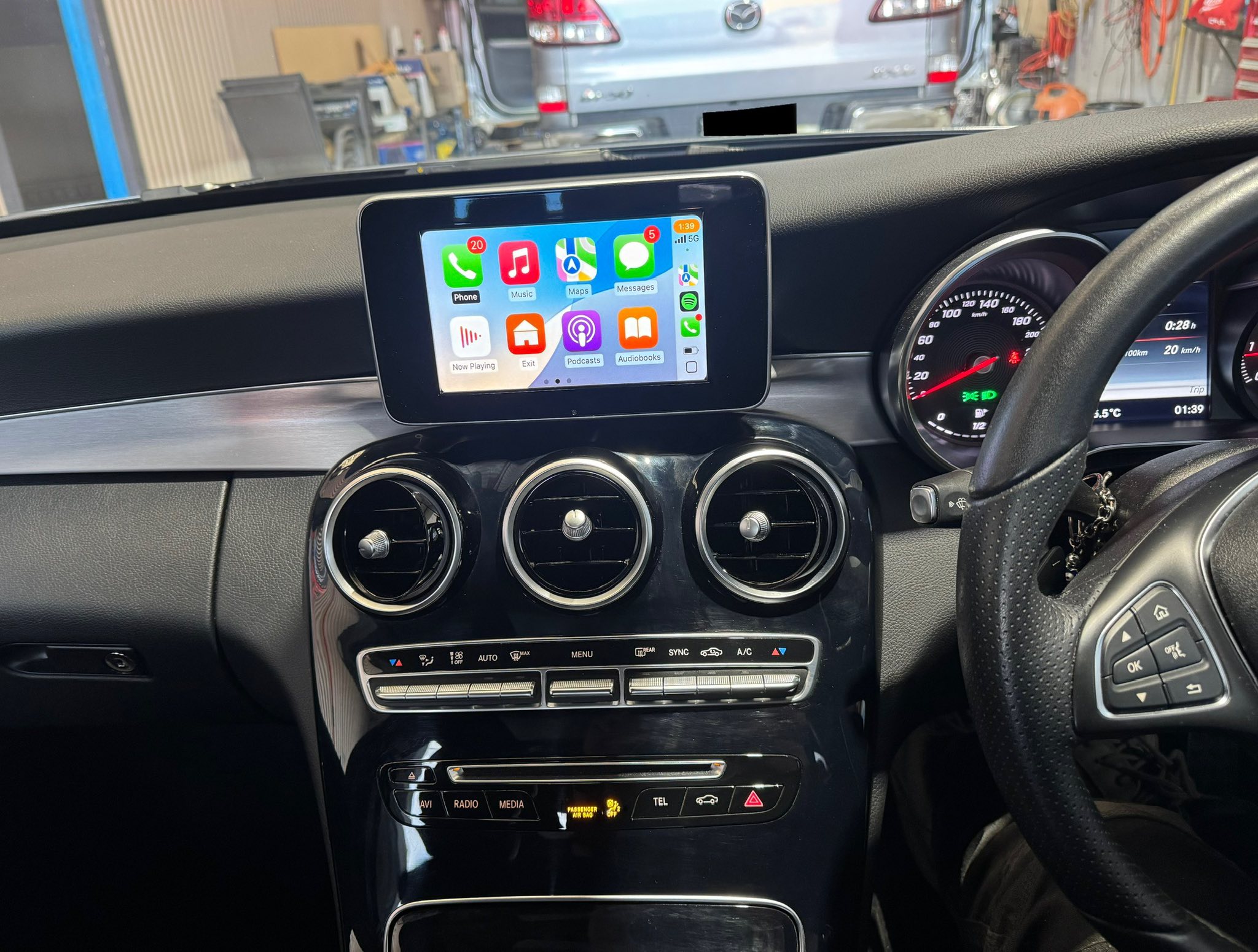 Apple CarPlay Mercedes-Benz C-Class